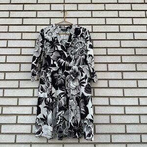 Rachel Zoe Black White Floral Babydoll Mini Dress V-Neck Button Cuff XS